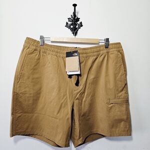 NWT The North Face Field Utility Shorts Size XL Pull On Elastic Waist